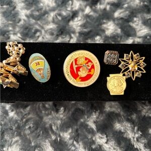Lot of assorted pins